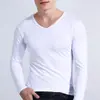 Camiseta masculina de manga comprida gola V masculina outono e inverno manga comprida camisa base cor sólida casual explosões uma geração de cabelo