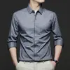 Camisa de manga larga para hombre, mezcla elástica de poliéster-nailon, resistente a las arrugas, similar al cachemir, tejido Tencel, ligera, lujosa camisa de negocios, prenda superior para hombre