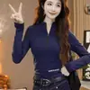 Camiseta Feminina Gola Alta Meia com Zíper e Estampa de Letras, Nova Moda Outono 2025 Slim Fit Elástica Top Estiloso
