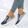 Coleção nova 2026 transfronteiriça: sapatos femininos estilosos e brilhantes, tênis casuais da moda estilo coreano com solas grossas, sapatos baixos respiráveis e pares combinando para casais