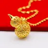 Nuevo Estilo 2025 Collar de Calabaza Hueca Color Oro Arena con la Palabra "Fu" para Mujer, Collar con Colgante de Calabaza Grande Chapado en Cobre Dorado con un Solo Color por Dentro y por Fuera