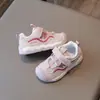 Zapatos deportivos para niños, zapatos de bebé para primavera y otoño, de suela blanda, para niños y niñas, transpirables y antideslizantes, diseñados para niños pequeños que están aprendiendo a caminar