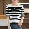 Verano 2026 Nuevo Tejido de Algodón Puro Cuello Polo Intarsia Blanco y Negro Estilo Coreano Bloque de Color Rayado Top Versátil para Mujeres Elegantes