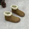 Botas de Inverno Femininas Quentes de Couro Genuíno com Algodão 26 Inverno Fundo Plano Bico Redondo Forro de Pelo Espesso Botas de Neve Lã de Cordeiro Couro Bovino Sapatos de Algodão