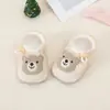 Zapatos de bebé nuevos de animales de dibujos animados para verano, de malla transpirable, antideslizantes, anticaídas, zapatos para niños pequeños, en stock para venta al por mayor