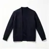 Cárdigan de punto texturizado de color liso para hombre Otoño/Invierno 2026 Ropa exterior Suéter juvenil holgado sin cuello Ropa de punto casual de manga larga