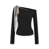 Suéter de Punto de Color Contrastante con Hombro Descubierto Estilo Dulce para Mujer Estilo Europeo y Americano Elástico Ajustado Camiseta Base Sexy Estilo Hombro al Aire