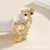 Broche de Animal Gato Incrustado con Diamantes Europeos y Americanos Corsage Retro Personalizado Nicho de Gama Alta Pin Accesorios para Traje para Mujeres