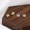 Brincos de prata pura s999 com trevo de quatro folhas gravado para mulheres, design de luxo leve, brincos de prata da moda, em estoque para atacado