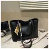 Bolso de Gran Capacidad para Mujer Otoño e Invierno Retro Versátil 2025 Nuevo Bolso Casual de Hombro y Axila Bolso de Moda para el Trabajo y el Viaje