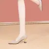 Zapatos de tacón medio para mujer con punta, adornados con perlas y pedrería, nuevo estilo otoño 2026, delicados zapatos de boda estilo hada para combinar con cheongsam