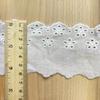 Venta al por mayor de fábrica bordado plisado accesorios encaje hueco vestido de algodón textil para el hogar cortina accesorios de encaje
