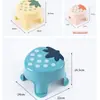 Taburete de plástico para niños con forma de fresa, grueso, bajo, para el hogar, para jardín de infantes, pequeño, para bebé, cambiador de zapatos, silla de plástico