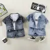 Conjunto de camisa de mezclilla con graffiti para niños, verano 2026, nueva moda de verano, conjunto de tres piezas con cuello redondo y manga corta para niños