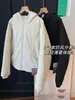 Chamarra a prueba de viento marca L*U, abrigo acolchado de algodón, chaqueta de invierno con capucha deportiva casual acolchada de algodón con etiqueta dorada para personas petite