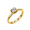 Anillo de Luz Lujo Sensación de Gama Alta Acero Inoxidable 304 Chapado en Oro Serie Corazón Completo con Diamantes Anillo con Forma de Corazón Regalo Elegante