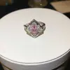 Anillo de Flor de Circonita Cúbica Brillante Ojo de Gato Luz de Lujo Sensación de Alta Gama Anillo para el Dedo Dulce Magnífico Exquisito Temperamento Joyería para la Mano