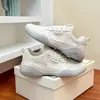 Nuevos Zapatos de Mujer para Verano 2026 Estilo Ins Coreano Tenis Casuales para Estudiantes Femeninas Modernos Versátiles Zapatos Blancos de Suela Gruesa