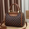 Bolsas para Mulheres 2026 Nova Bolsa de Mão de Grande Capacidade Moda Bolsa Boston Feminina de Ombro Transversal com Toque de Luxo para Mulheres