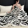Nova manta dupla camada jacquard catiónico tafetá e lã de cordeiro estampa leopardo e zebra transfronteiriça dupla camada