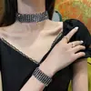 Colar Gargantilha Europeu e Americano de Moda com Strass de Múltiplas Fileiras Temperamento Brilho Flor de Diamante Corrente de Pescoço Vento Frio Corrente de Clavícula Gravata