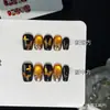Mariposa Negro Oro Puras Hechas a Mano Uñas Portables Otoño Invierno Arte de Uñas de Lujo Ligero Temperamento Fresco Mariposa Hueca Ojo de Gato Dorado Belleza