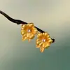 Nuevos Pendientes Pequeños de Flor Dorada con Tachuelas de Diamante Cepillado Estilo Chino Antiguo para Mujer, Moda de Lujo Ligero, Tendencia Nacional, Pendientes Chapados en Oro de Imitación