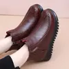 Otoño Invierno 2026 Nuevo Moda Casual de Comercio Exterior Suela Plana Antideslizante Botas de Nieve Zapatos para Mujeres de Mediana Edad y Mayores con Felpa Cruzado