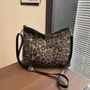 Bolso Bandolera para Mujer de Otoño e Invierno, Bolso Bandolera Texturizado, Estampado de Leopardo, Gran Capacidad, Bolso Simple de Hombro Ancho para Mujer, Bolso Bandolera para Dama