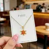 Collar Colgante de Copo de Nieve Completo de Diamante Elegante de Acero de Titanio para Otoño e Invierno con Diseño de Diamante Naranja Microincrustado Cadena para Clavícula para Mejor Amiga y Novia