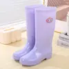 Sapatos Impermeáveis de Moda Espessos Botas de Chuva Femininas Adulto Resistentes ao Desgaste para Trabalho Botas de Chuva Atacado Novos Sapatos de Borracha Antiderrapantes para Cozinha