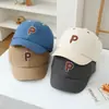 Boné de Baseball Simples com Letras Estilo Coreano para Crianças Pequenas, Boné Versátil com Proteção Solar para Primavera ao Ar Livre para Meninos e Meninas, Atacado