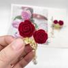 Horquilla con flor de rosa roja flocada para mujer, pequeña horquilla con borla de cereza, accesorio para el cabello para otoño e invierno.