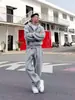 Novo conjunto moderno outono/inverno para homens, estilo boxy, peso pesado, corte americano solto, com moletom com capuz e calça casual de corte reto.