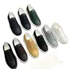Zapatillas blancas para hombre de cuero genuino estilo minimalista europeo STN superventas de comercio exterior cuero suave antideslizantes de suela gruesa zapatillas para el día a día