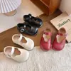 Zapatos Pequeños de Cuero Retro para Niñas 2026 Primavera/Otoño Nuevos Zapatos Mary Jane Punta Redonda Boca Baja Velcro Estilo Universitario Zapatos de Princesa
