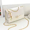 Bolso Pequeño Cuadrado Cruzado con Cadena y Lentejuelas 2026 Moda Femenina Estilo Coreano Bolso de Hombro con Forma de Corazón con Lazo y Colgante de Perla