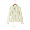 7942-26 Chaqueta ajustada de estilo europeo y americano para otoño, cuello en V, elegante y adecuada para el trabajo, de un solo botón, con detalles plisados y un efecto adelgazante