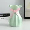 Jarrón de plástico macaron, irrompible, adecuado para decoración de casa de huéspedes, uso doméstico, arreglo floral, decoración de mesa de restaurante, jarrón de cerámica de imitación al por mayor