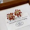 Juego de Joyería de Fuegos Artificiales Chapado en Oro Real de 18K con Circonitas, Pendientes y Collar de Moda y Exquisitos, Joyería de Lujo Ligero y de Alta Gama para Mujeres
