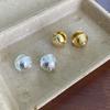 Aretes de botón redondos de margarita de frijol para mujer, estilo francés, retro, diseño de nicho, de alta gama, lujo ligero, elegantes, simples, combinables, aretes de hebilla para la oreja