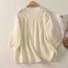 Estilo Floresta Doce e Fresco Verão 2026 Novo Patchwork de Renda Leve Linho Cor Sólida Blusa Pulôver Emagrecedora para Mulheres