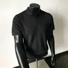 Camisa polo de seda helada de color sólido de lujo ligero para hombre, con cuello de piña, mangas cortas de punto, un diseño moderno y elegante, y un look casual versátil para el verano