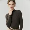 Suéter 100% caxemira pura para mulheres, com gola alta discreta, corte ajustado e design em malha canelada, perfeito para outono e inverno, oferecendo um visual estiloso e versátil para o dia a dia