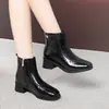 Botas de Tacón de Terciopelo Retro Plus Otoño Invierno Punta Cuadrada Zapatos de Cuero Botines de Mujer Versátiles Dropshipping Zapatos para Madres de Edad Media Tacón Grueso Una Pieza