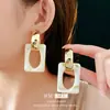 Pendientes Plateados de Aguja Geométricos en Forma de C, Pendientes Elegantes Retro de Alta Gama, Pendientes de Diseño de Nicho Modernos y Sencillos al por Mayor