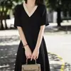 Vestido de seda de morera negro para mujer, nuevo estilo verano 2026, elegante cuello en V, adelgazante, estilo universitario, vestido de seda para mujeres petite