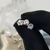 Estilo Dulce y Fresco Clavos de Hueso de Oreja de Estrella de Cinco Puntas Pendientes de Acero de Titanio con Circonita Pendientes Estilo Ins para Mujer Imprescindibles para Personas de Moda de Gama Alta de Nicho