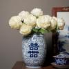 Vaso de Porcelana Azul e Branco de Jingdezhen Novo Vaso Antigo Chinês Porcelana Feita à Mão Pote Armazenador com Palavra Feliz Ornamentos de Estante Antiga para Sala de Estar