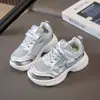 Zapatos deportivos para niños de primavera y otoño, antideslizantes, casuales, versátiles, zapatos de moda de suela plana, tenis de piel transpirables para niños